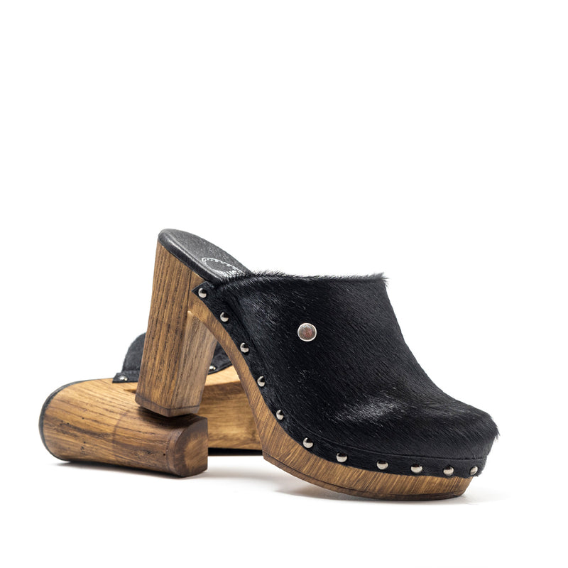 Comillas Black Fur Clog