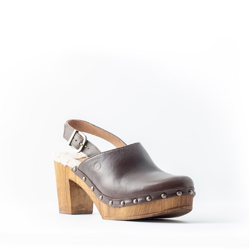 Chocolate Leather Strap Cullera Clog