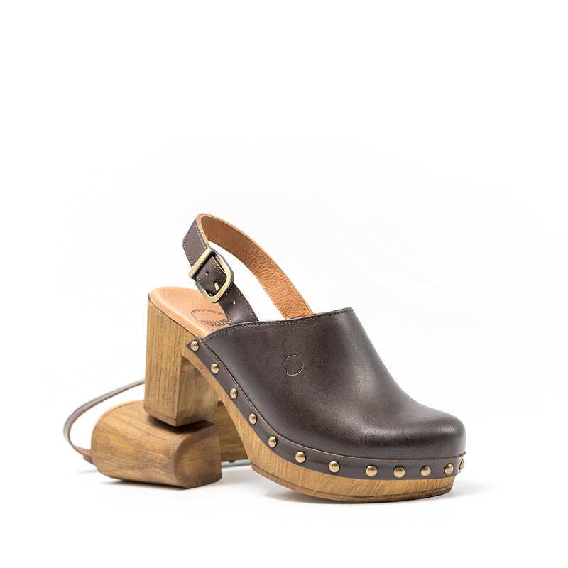 Cullera Chocolate Leather Strip Clog