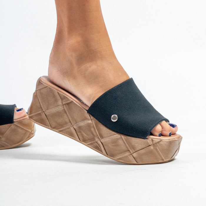 Black Macao Platform Sandal